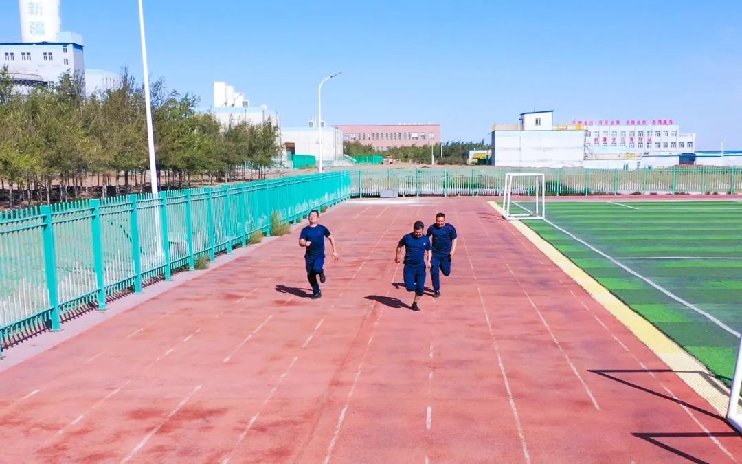 【宜化榜樣】新疆宜化崔發(fā)新:當好安全生產的守護者(圖6) 【宜化榜樣】新疆宜化崔發(fā)新:當好安全生產的守護者(圖6)