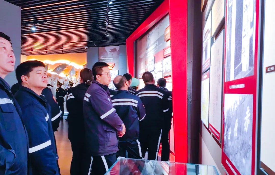 青海片區(qū)公司：緬懷先輩祭英烈，踔厲奮發(fā)譜新篇(圖5)