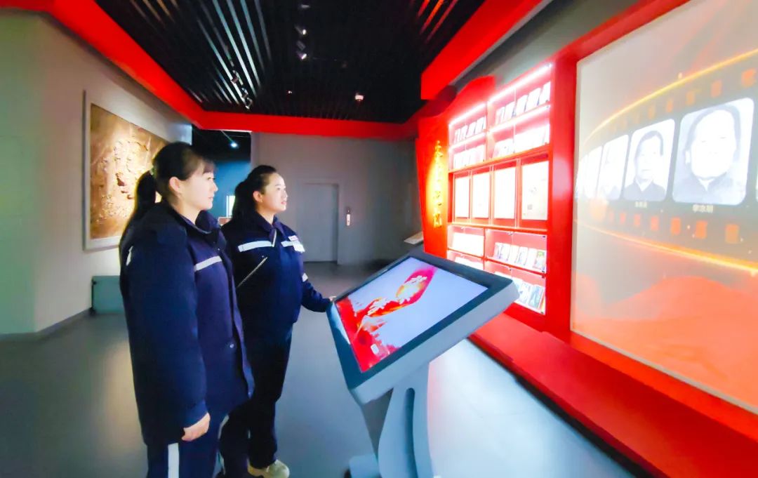 青海片區(qū)公司：緬懷先輩祭英烈，踔厲奮發(fā)譜新篇(圖6)