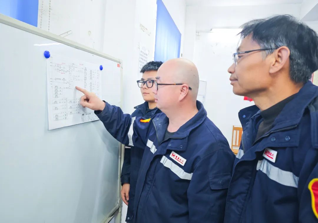 楚星公司電儀分廠：夯實(shí)基礎(chǔ)管理，護(hù)航生產(chǎn)安穩(wěn)運(yùn)行(圖3)