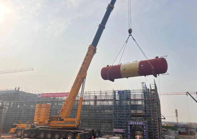 首臺(tái)大型設(shè)備“落戶”，氯堿新能源項(xiàng)目吹響工程設(shè)備安裝新號(hào)角！